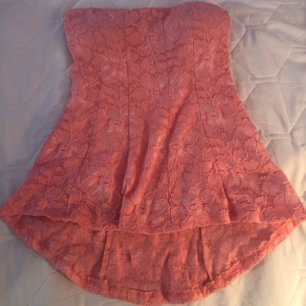 Peplum Style Strapless Top
